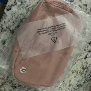 NWT LULULEMON Everywhere Belt Bag Pink Pastel NEW